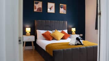 House | 6 bedrooms, premium bedding, iron/ironing board, free WiFi