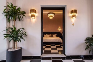 1 Schlafzimmer, Schreibtisch, Bügeleisen/Bügelbrett, Reisekinderbett