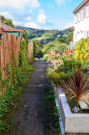 Property grounds - Coastal Haven in Ilfracombe by STAE-Homes (Illfracombe)