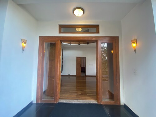 Hilltop Charm: 5BR Villa