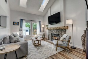 TV, fireplace, stereo, offices