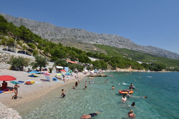 Beach - Apartments Nikola (Omis)