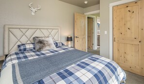 3 bedrooms, desk, iron/ironing board, WiFi
