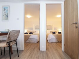 2 habitaciones, decoración personalizada y muebles diferentes 