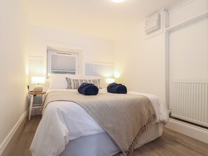 2 bedrooms, individually decorated, individually furnished, free WiFi - Harbour Studio (Penzance)