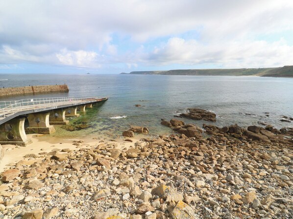 Cottage | Beach | Beach nearby - Harbour Studio (Penzance)