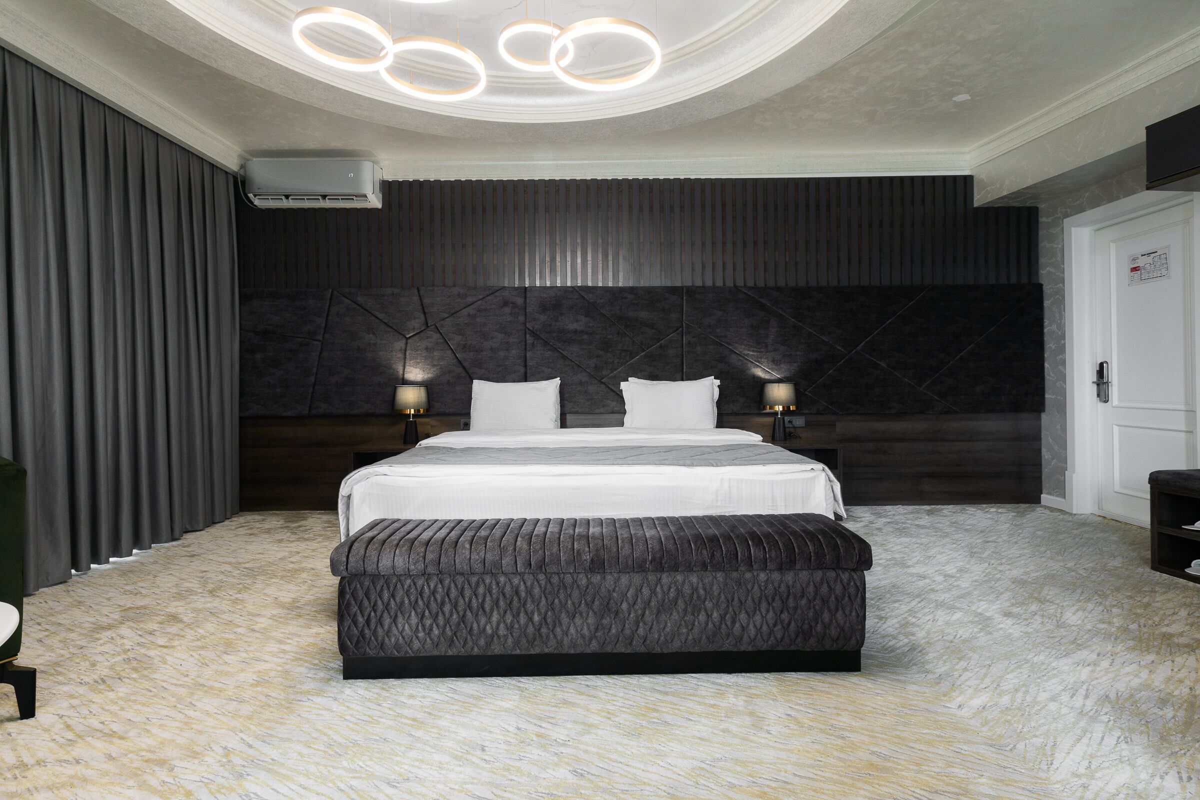 Photo - Roadside by Khorrot