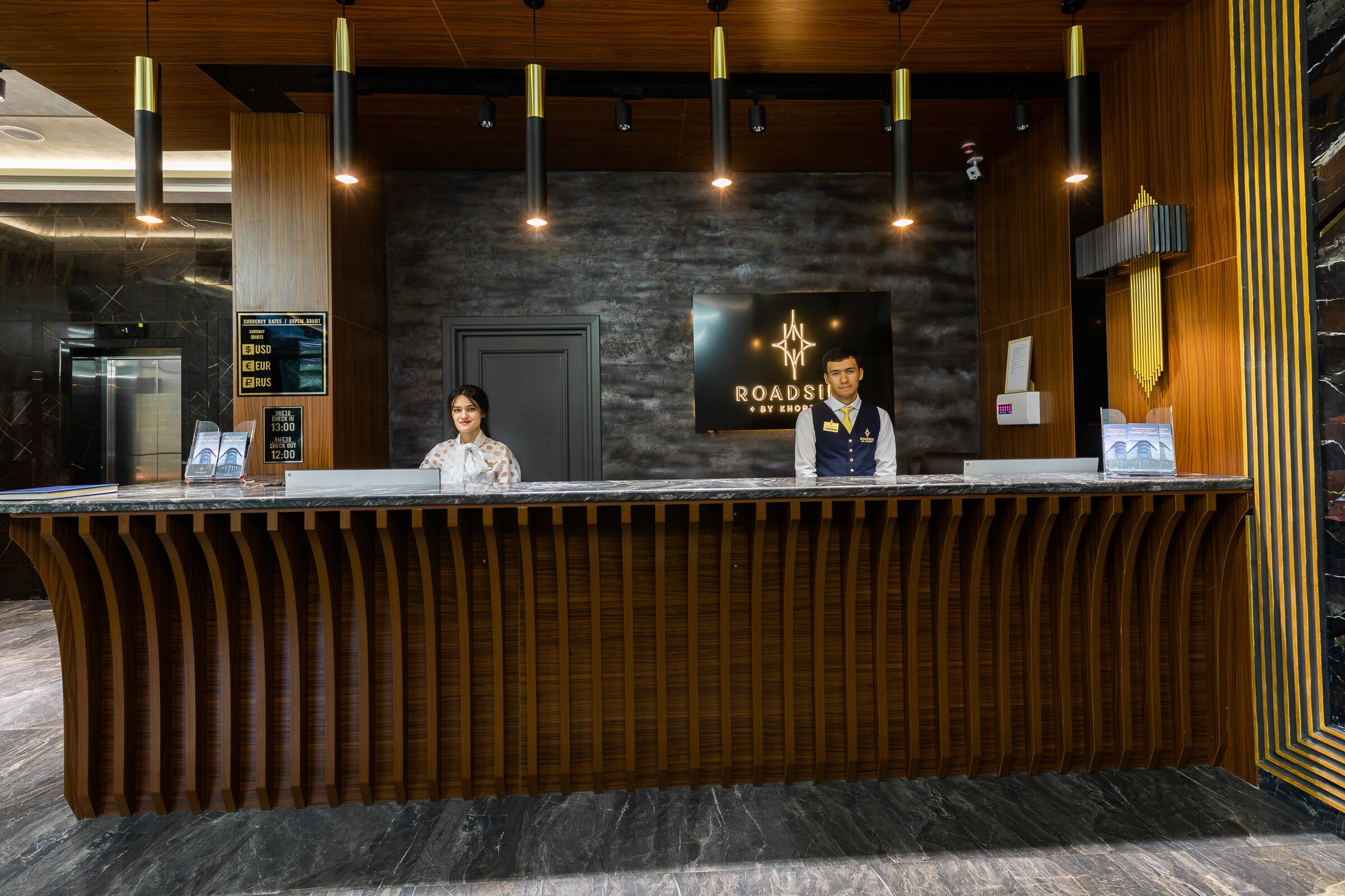 Photo - Roadside by Khorrot