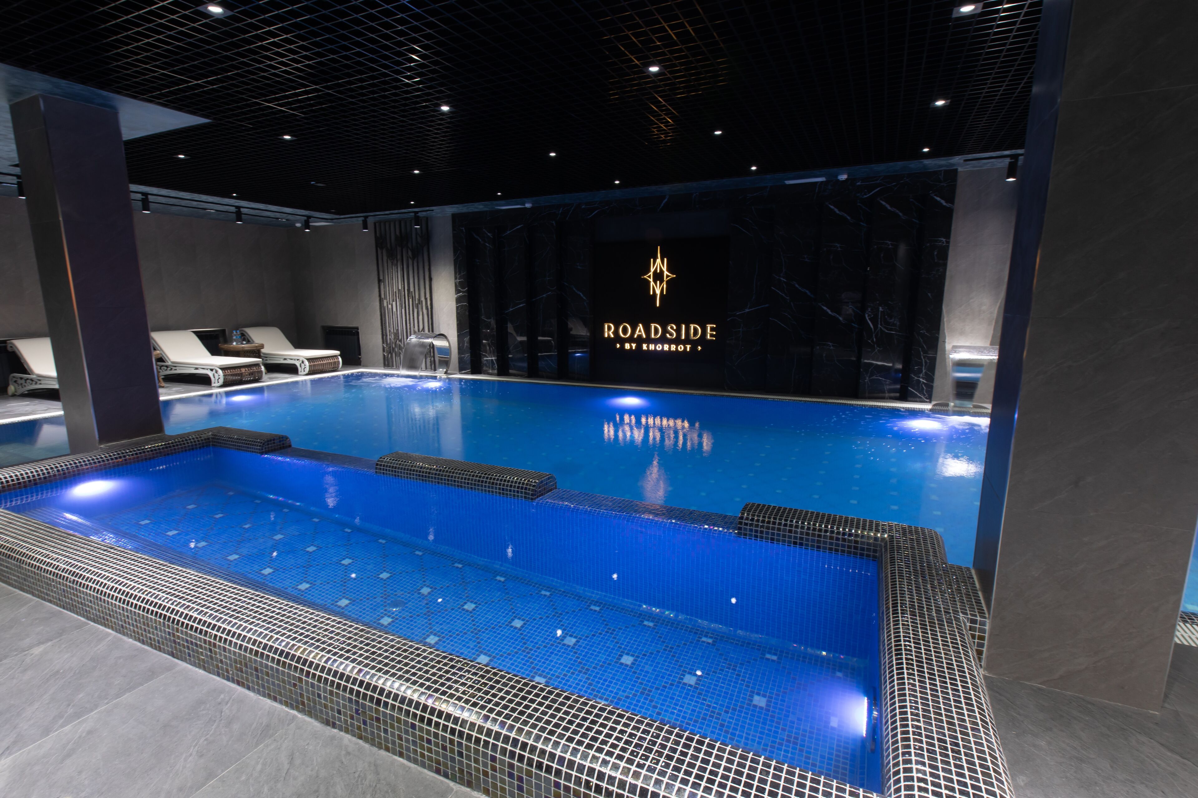 Photo - Roadside by Khorrot