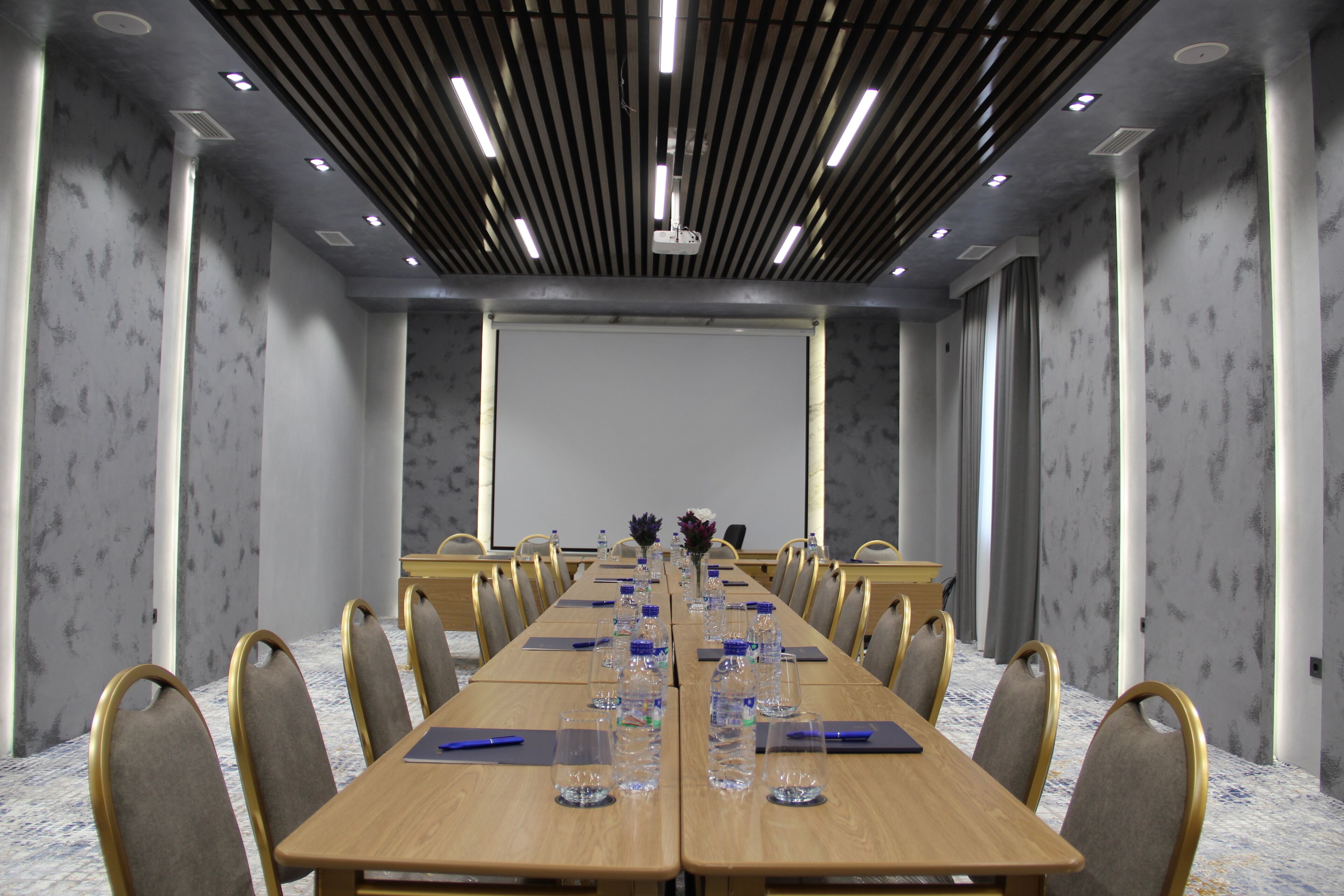 Photo - Roadside by Khorrot