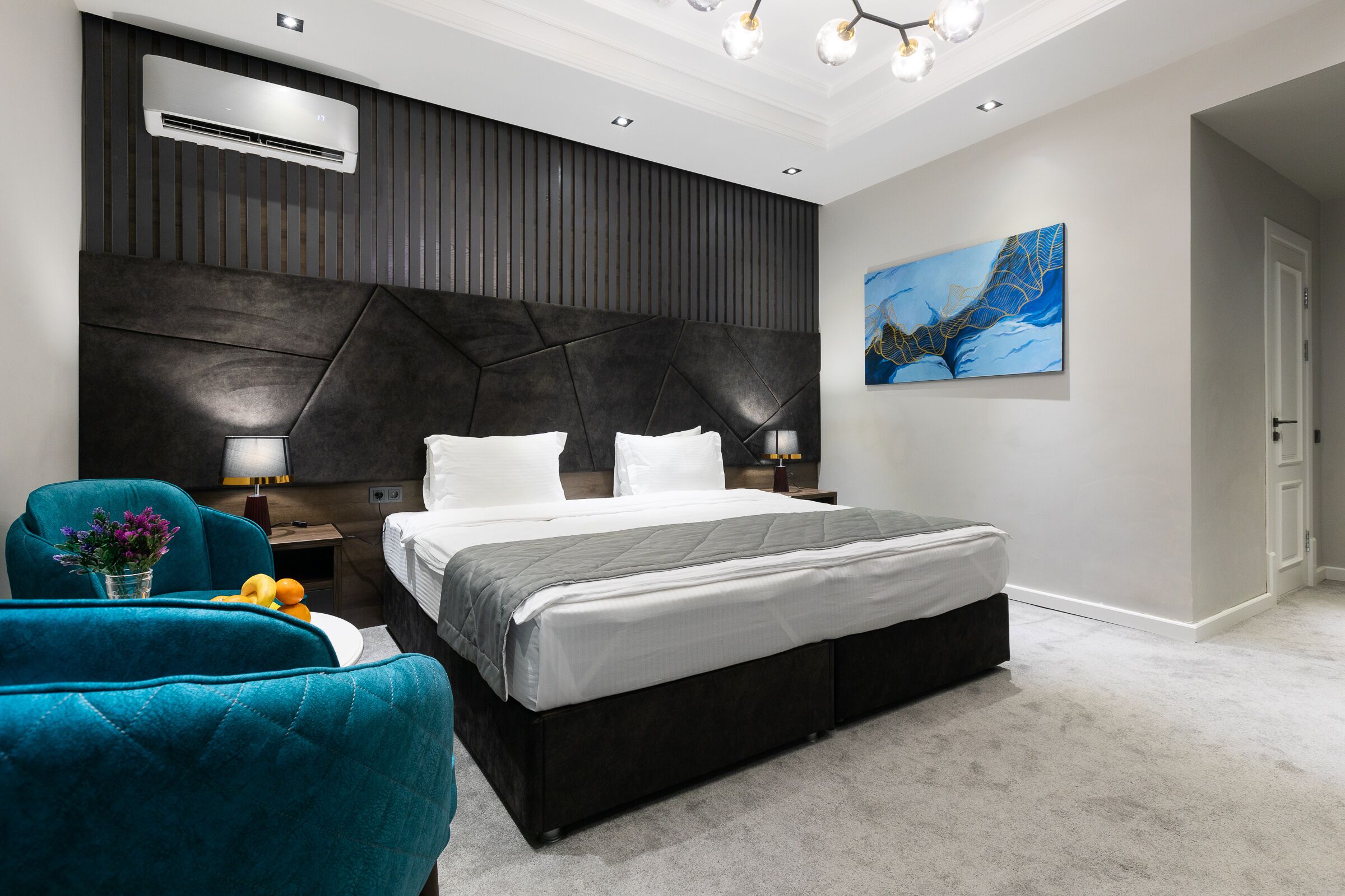 Photo - Roadside by Khorrot