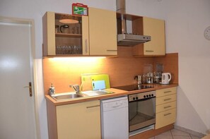 Kühlschrank, Ofen, Geschirrspüler