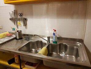 Kühlschrank, Ofen, Herdplatte, Geschirrspüler