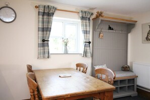 Dining - The Hoglets 1 (Macclesfield)