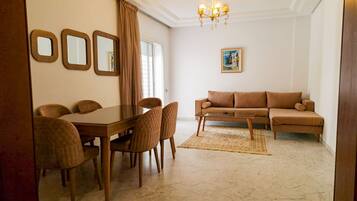 Apartment, 2 Bedrooms, Accessible, Smoking | Dining