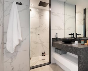 Bathtub, hair dryer - Wifi, 100m from resort center, view ski slopes, fitness, swimming pool, sauna, hammam, balcony (Flaine)