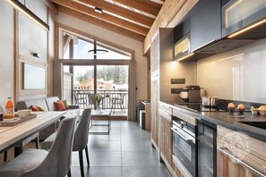 Fridge, microwave, oven, dishwasher - Wifi, ski-in/ski-out & foot of the slopes, view mountain, swimming pool, sauna, hammam, balcony (Manigod)