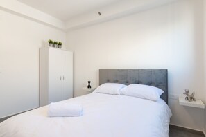 3 chambres, fer et planche à repasser, Wi-Fi, literie fournie