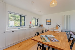 Dining - Cottage 18 - 3 Bed (Pwllheli)