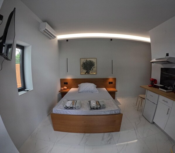 Studio, Smoking | 1 bedroom, soundproofing