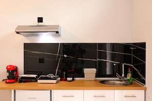 Studio, Smoking