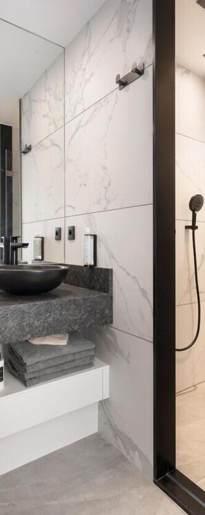 Bathtub, hair dryer