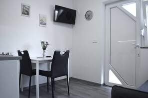 Apartamento, 1 quarto, para fumantes, sacada | Opções para refeição
