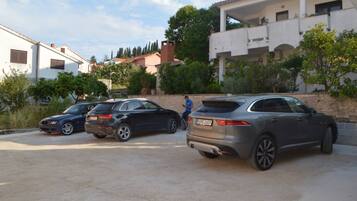 Apartment, 1 Bedroom, Smoking, Balcony | Property grounds