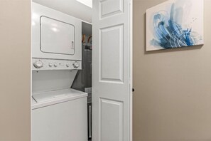 Condo, 2 Bedrooms | Interior