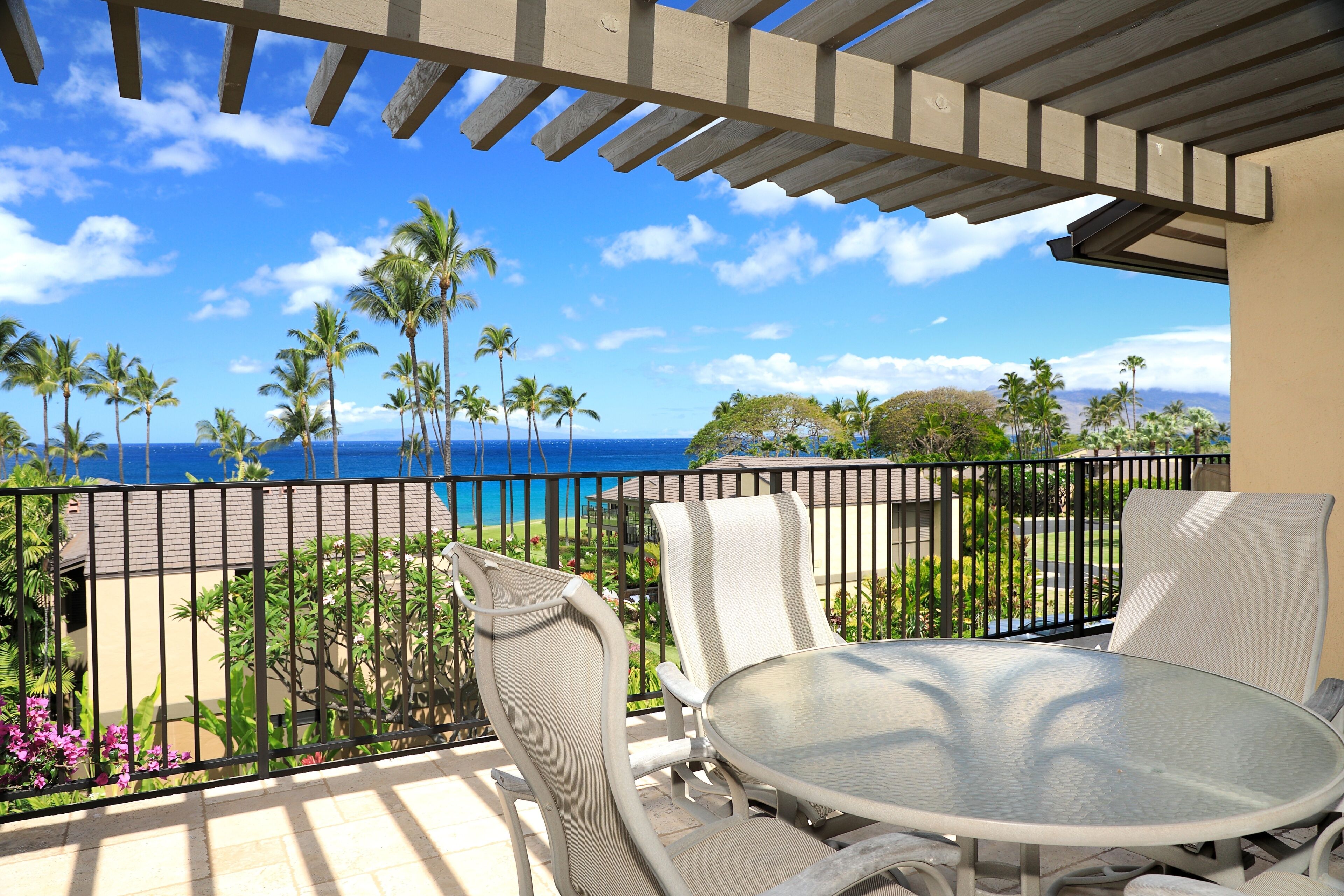 Condo, 2 Bedrooms | Outdoor dining