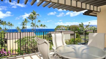 Condo, 2 Bedrooms | Outdoor dining