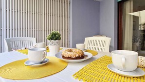 Apartment, 2 Bedrooms | Ruang makan