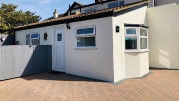 Apartment, 1 Queen Bed | Exterior