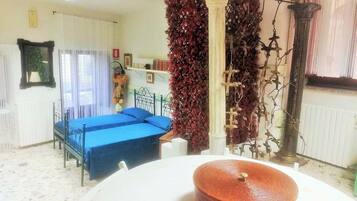 3 habitaciones y ropa de cama