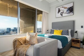 1 soverom, safe på rommet, strykejern/-brett og wi-fi