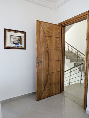 Lägenhet - 2 sovrum - balkong - utsikt mot trädgården | Interiör