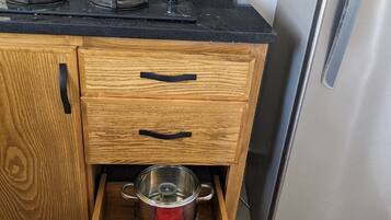 Apartment, 2 Bedrooms, Balcony, Garden View | Private kitchen