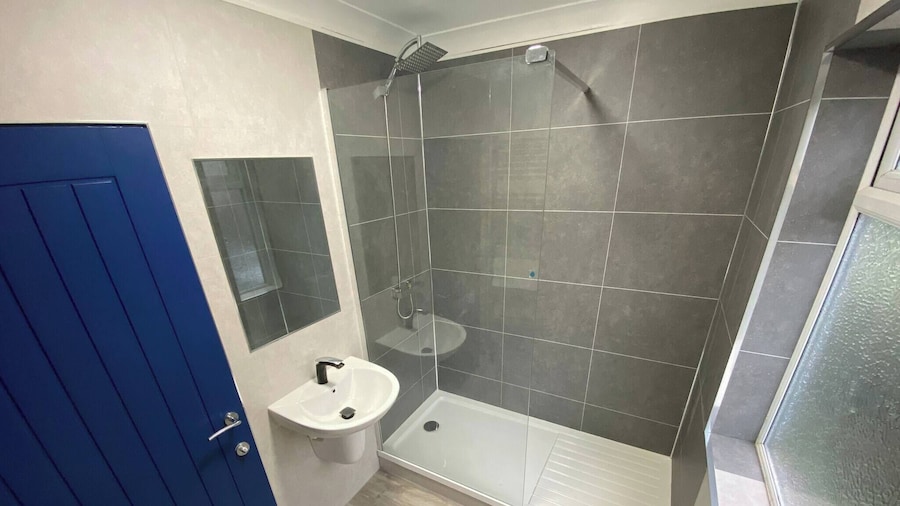 3 Room Apartment - Twins-double