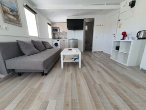 Living area - Glyfada Seaview Studio With Terrace
(Glifada)