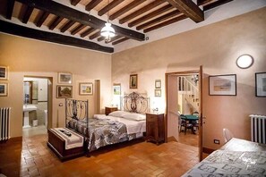 3 Schlafzimmer, Bügeleisen/Bügelbrett, WLAN, Bettwäsche