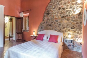 3 bedrooms, iron/ironing board, free WiFi, bed sheets - Podere Montioni 6+2, Emma Villas (Rapolano Terme)