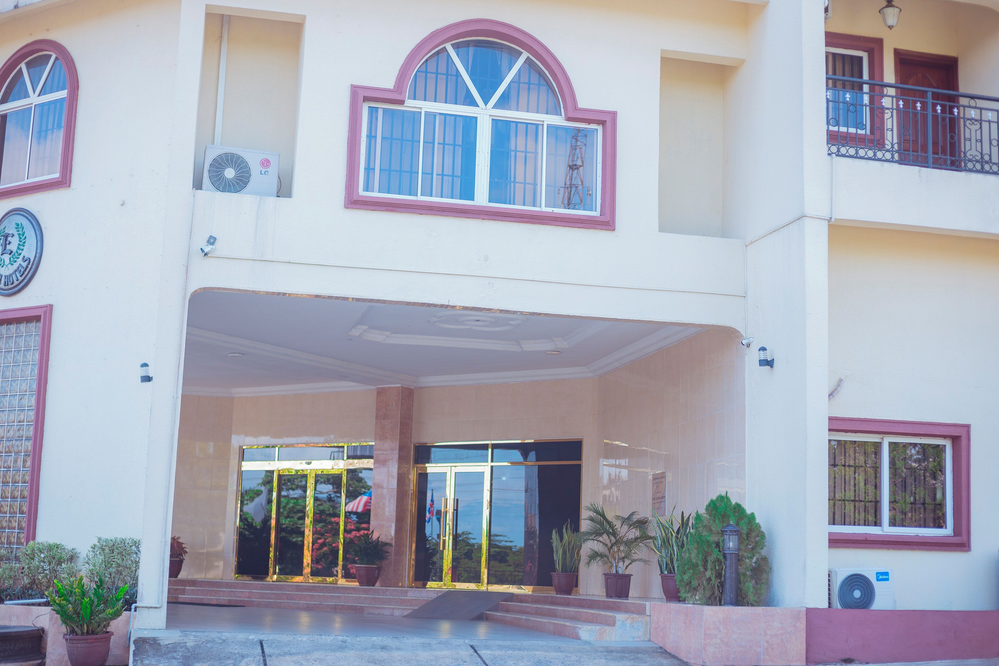 ด้านหน้าที่พัก