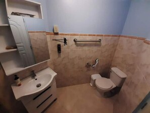 Shower, towels, soap, toilet paper - Stunning Ocean View Apt. in Sousa- 5min From Beach (Sosúa)