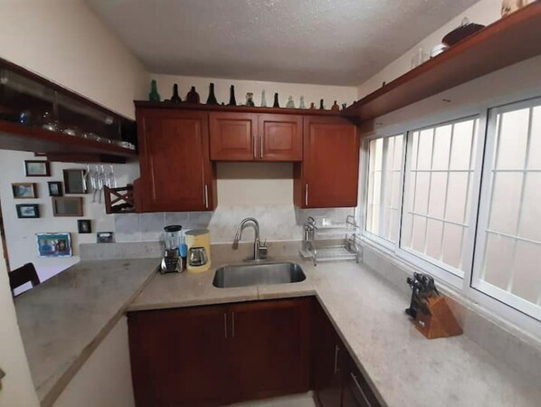 Fridge, microwave, oven, coffee/tea maker - Stunning Ocean View Apt. in Sousa- 5min From Beach (Sosúa)