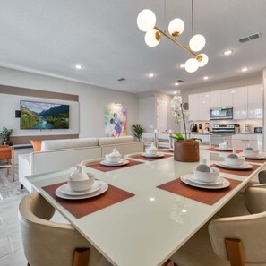 House | 4 bedrooms - Lovely Home With Private Pool Just 5 min From Disney (Kissimmee)