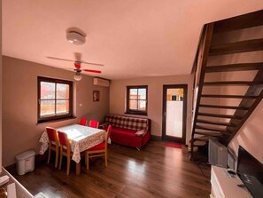 House - Lovely 2-bedroom House in Terme Catez (Brežice)