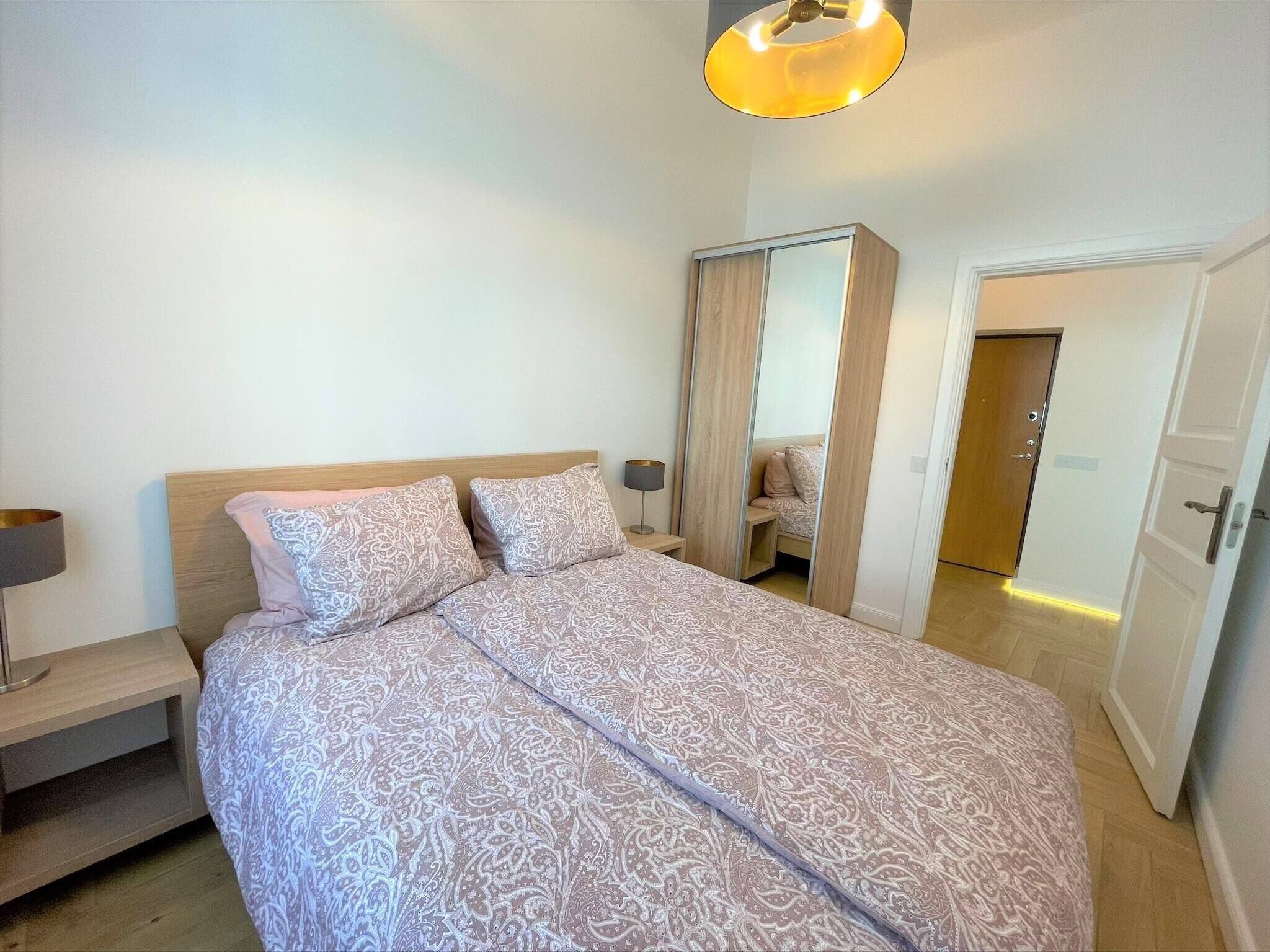 Apartment, 2 Bedrooms, Balcony, City View