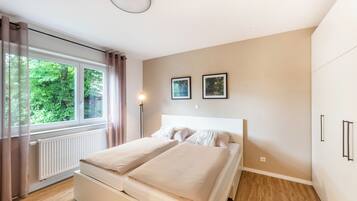 2 bedrooms, iron/ironing board, WiFi, bed sheets