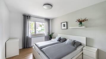 2 bedrooms, iron/ironing board, WiFi, bed sheets