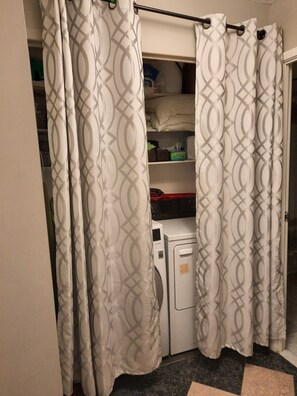 Interior - Central to all museums and parliament in Ottawa and Gatineau park, no car needed (Gatineau)